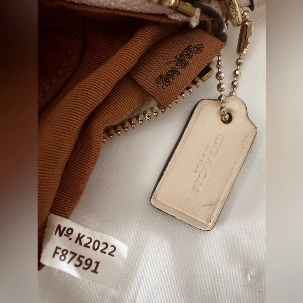 Coach Signature Double Zip Wristlet – Light Khaki / Gold – Style F87591 (Used)